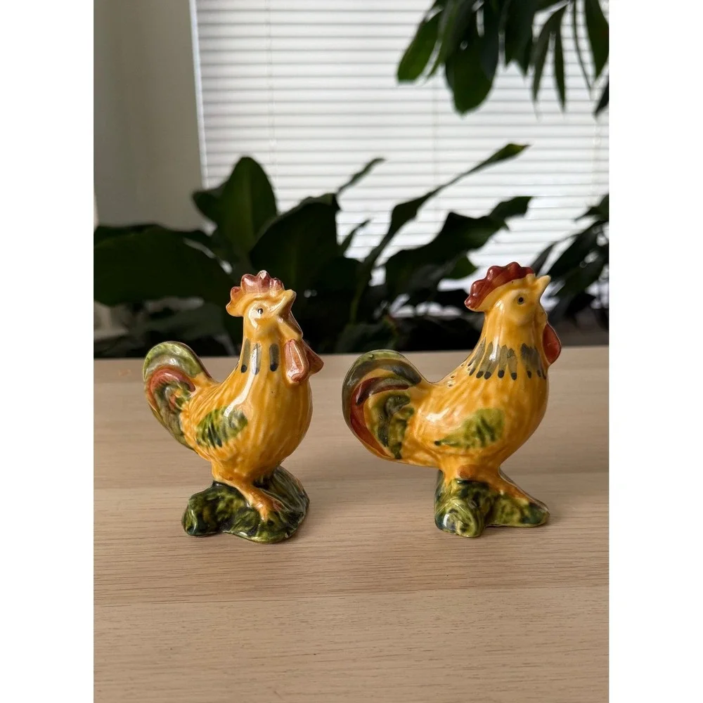 Williams Sonoma Vintage Rooster Salt and Pepper Shakers Made in Italy Ceramic